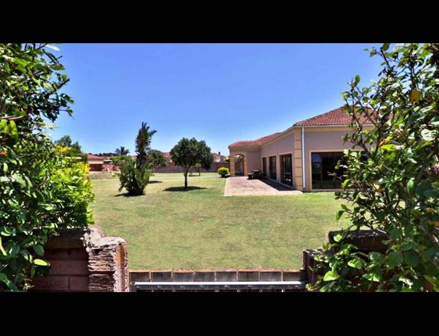 3 BEDROOM TOWNHOUSE RENTED IN LORRAINE